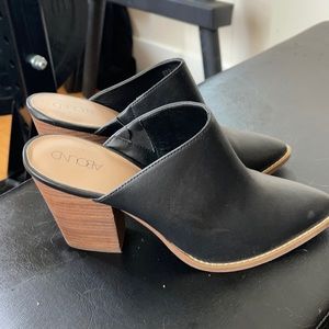 Abound black mules